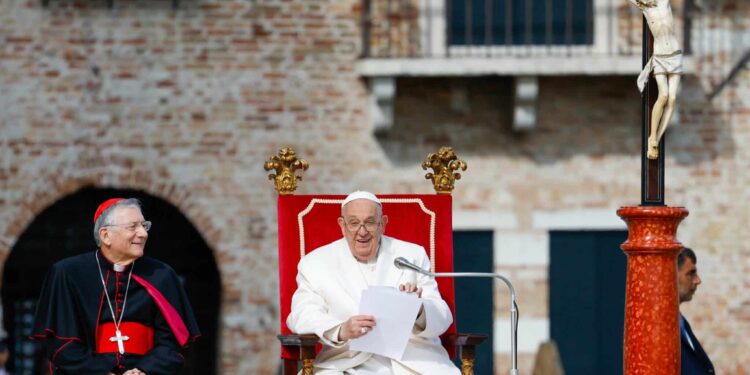 Pope Francis spills secret to life, to youth in Venice The Catholic Weekly