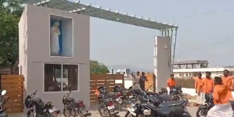 Hindus stage protest at Catholic school in India over clothes ruling