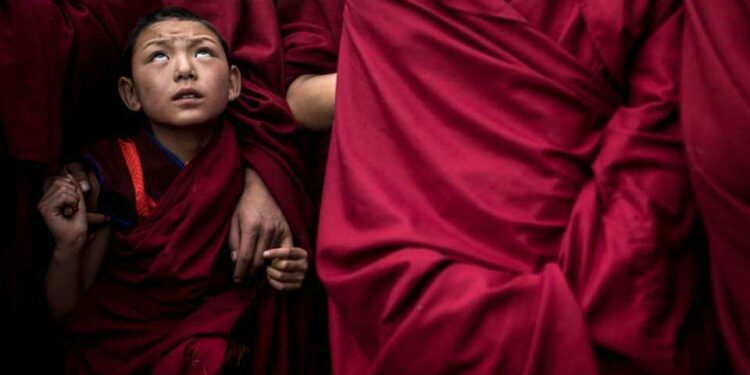 China to relocate Buddhist monastery in Tibet
