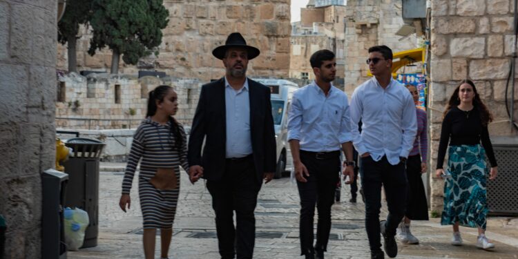 Orthodox rabbis in Jerusalem call on Jews to stand against spitting at Christians