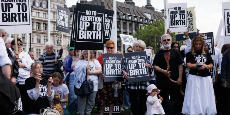 Pro-lifers rally in London amid consideration of abortion amendments