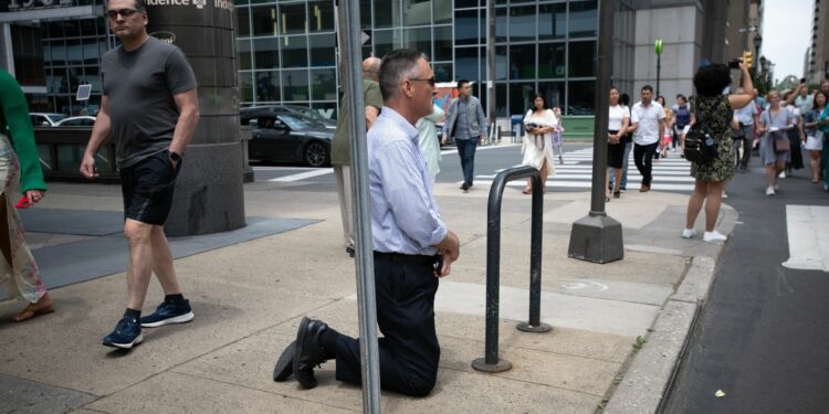 National Eucharistic Pilgrims ‘relying on God’s grace’ as they carry Jesus hundreds of miles