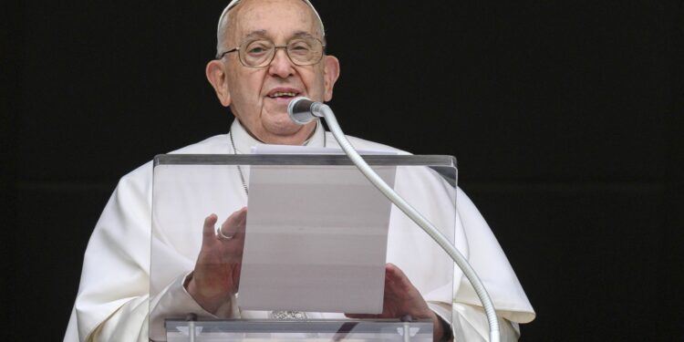 Pope Francis: Jesus in the Eucharist strengthens us in times of trial