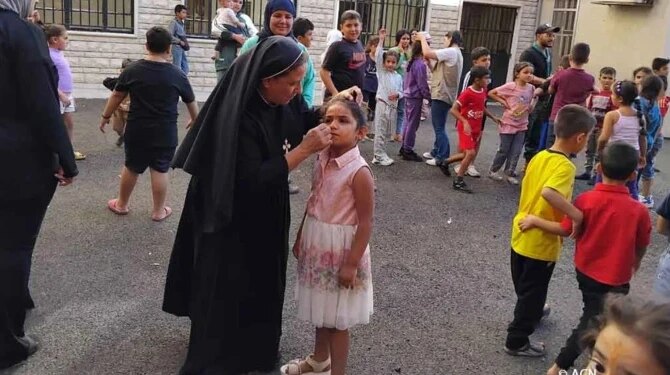 Muslim refugees receive ‘shelter and support’ at nuns’ convent in Lebanon