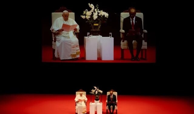 Pope Francis praises Singapore’s spirit of progress, reminds leaders not to exclude the weak