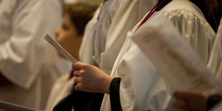 Sri Lankan cardinal mandates male-only altar servers in Colombo Archdiocese