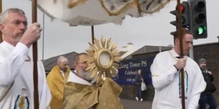 Eucharistic procession a ‘breakthrough’ in Ireland