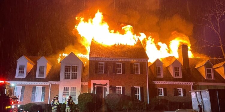Lightning strike sparks fire, destroys Legionaries of Christ home near Atlanta