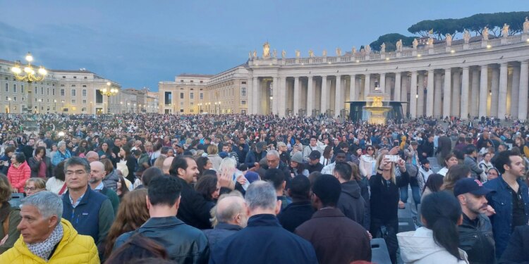 ‘Sede vacante’ and ‘interregnum’: What do they mean?