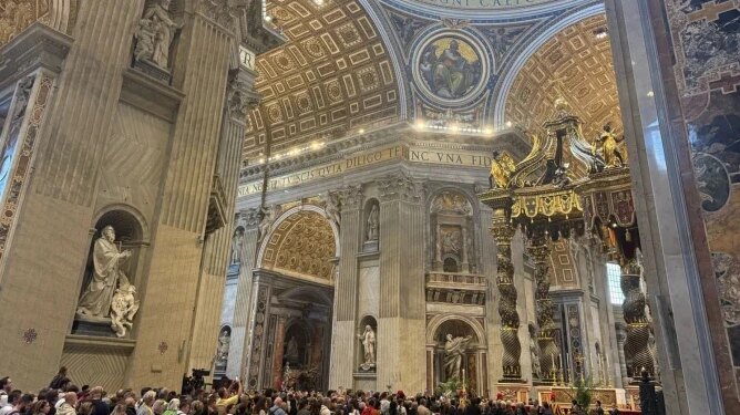 Grief, sorrow in endless lines to bid farewell to Pope Francis