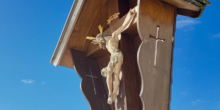 From an exorcist: 5 spiritual weapons to fight the devil