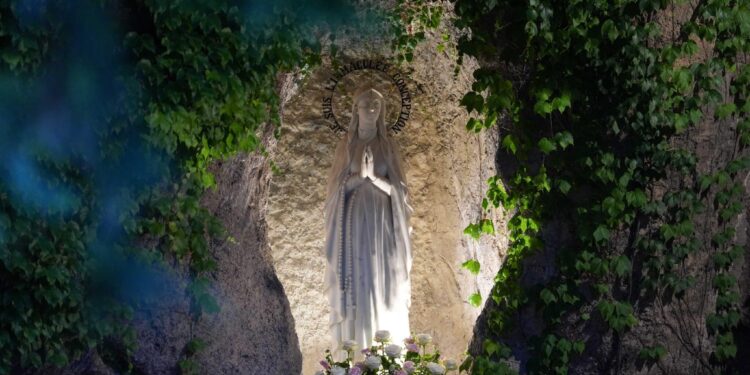 Devotion to Mary has significant impact on discerning, sustaining vocations