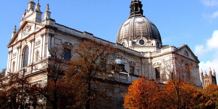 Oratory priest in London calls Catholic politicians to confession before Communion