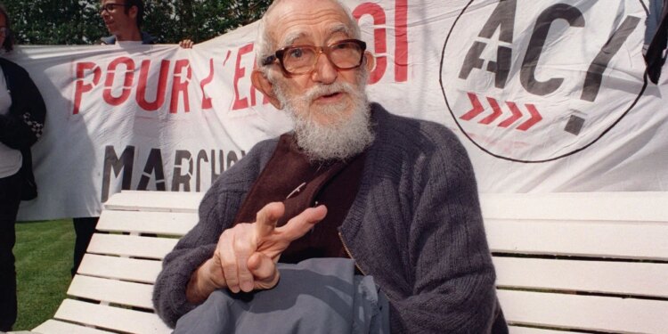 French bishops reveal 12 new abuse allegations against Abbé Pierre