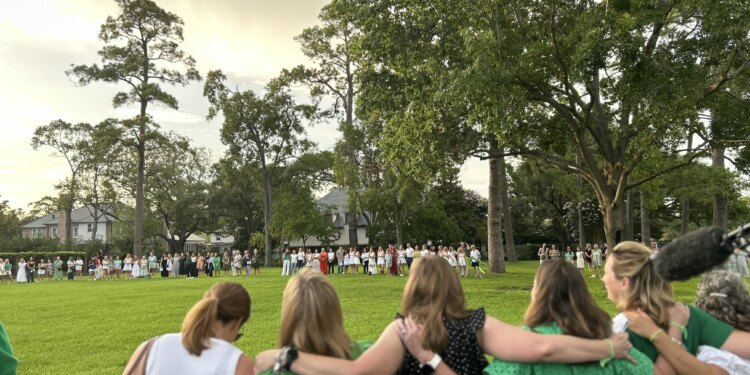 Faith communities hold memorial services for flood victims in Texas
