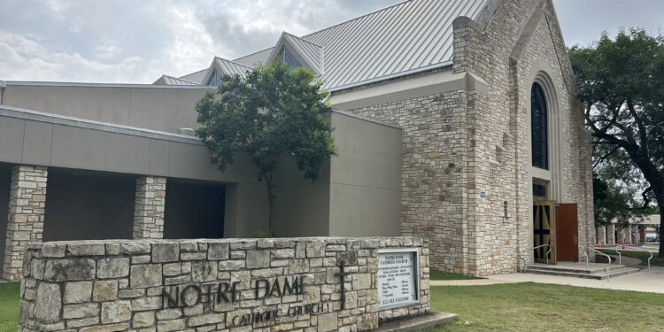 Christian groups sue over Trump administration policy allowing ICE arrests at churches