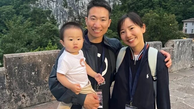 Contemplating a crucifix led to conversion of young Chinese atheist