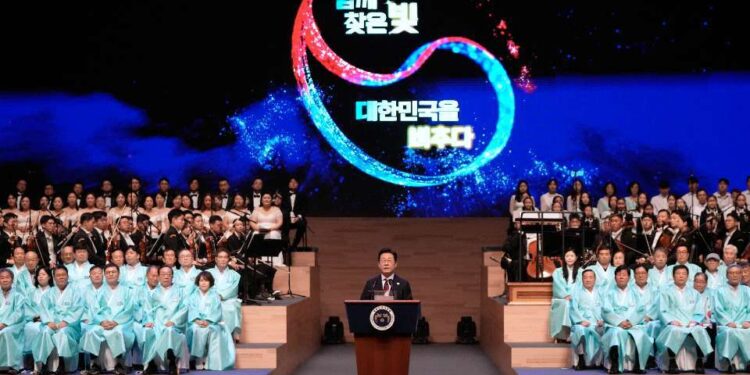 S. Korea prez vows to build 'military trust' with North