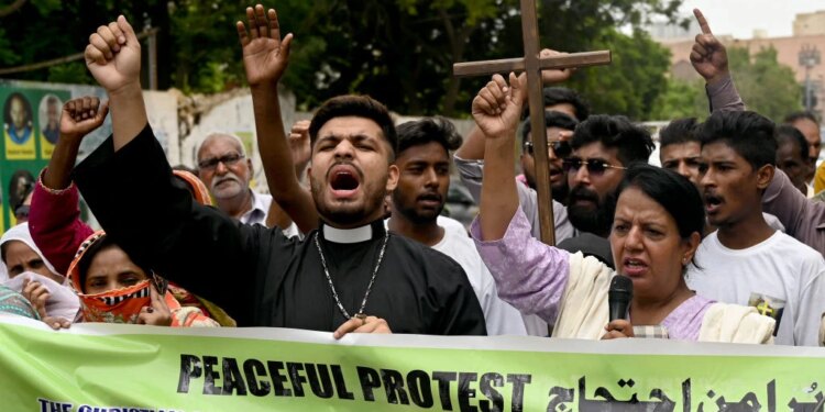 Pakistan softens death penalty laws to keep EU trade, preserves blasphemy statutes