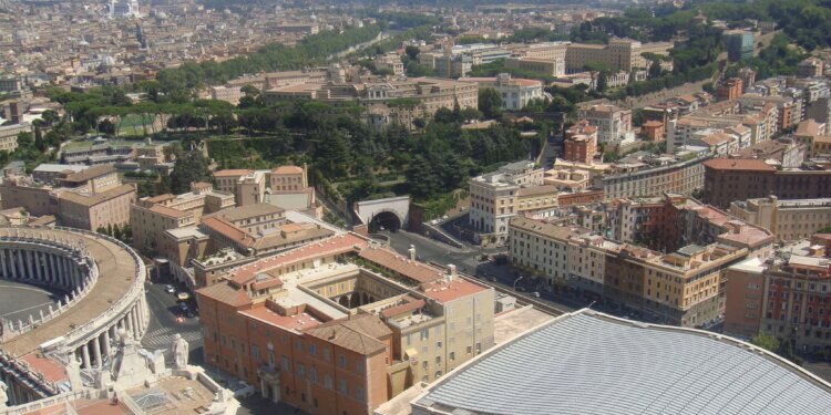 Vatican publishes regulations on the awarding of public contracts