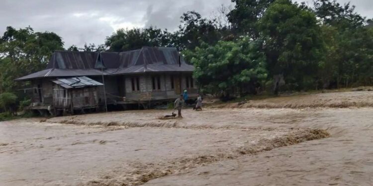 Death toll rises to 23 in Indonesia’s flood-hit Bali and Flores
