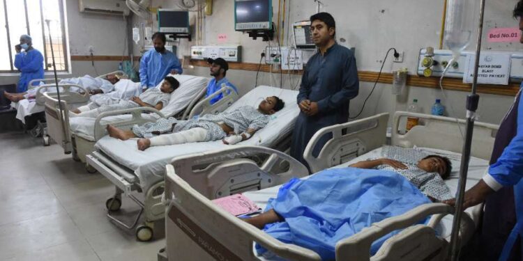 Islamic State claims deadly suicide attack on Pakistan rally