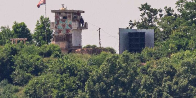 S. Korea halts propaganda radio broadcasts into North