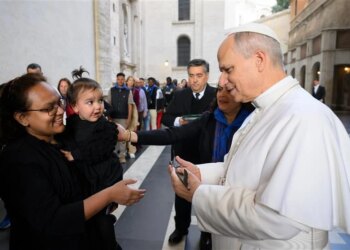 Homeless mother given ‘key’ to new apartment by Pope Leo XIV 
