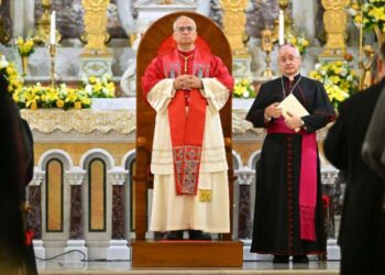 A little leaven can do great things, pope tells Catholics in Turkey