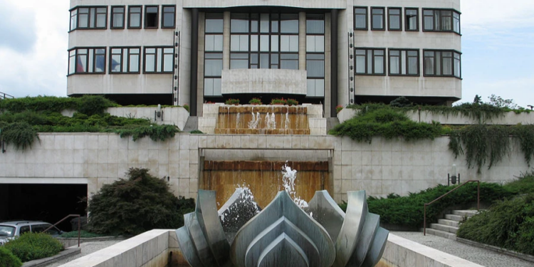 Slovakia passes school reform criticized by bishops and educators amid funding concerns