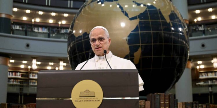 Pope arrives in Turkey giving thanks, preaching peace