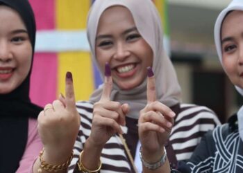 Malaysia's Anwar takes a hit as Sabah rejects Peninsula dominance