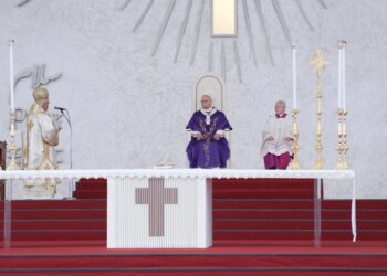 Pope Leo XIV calls Lebanon to stand up, be a home of justice and fraternity