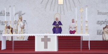 Pope Leo XIV calls Lebanon to stand up, be a home of justice and fraternity